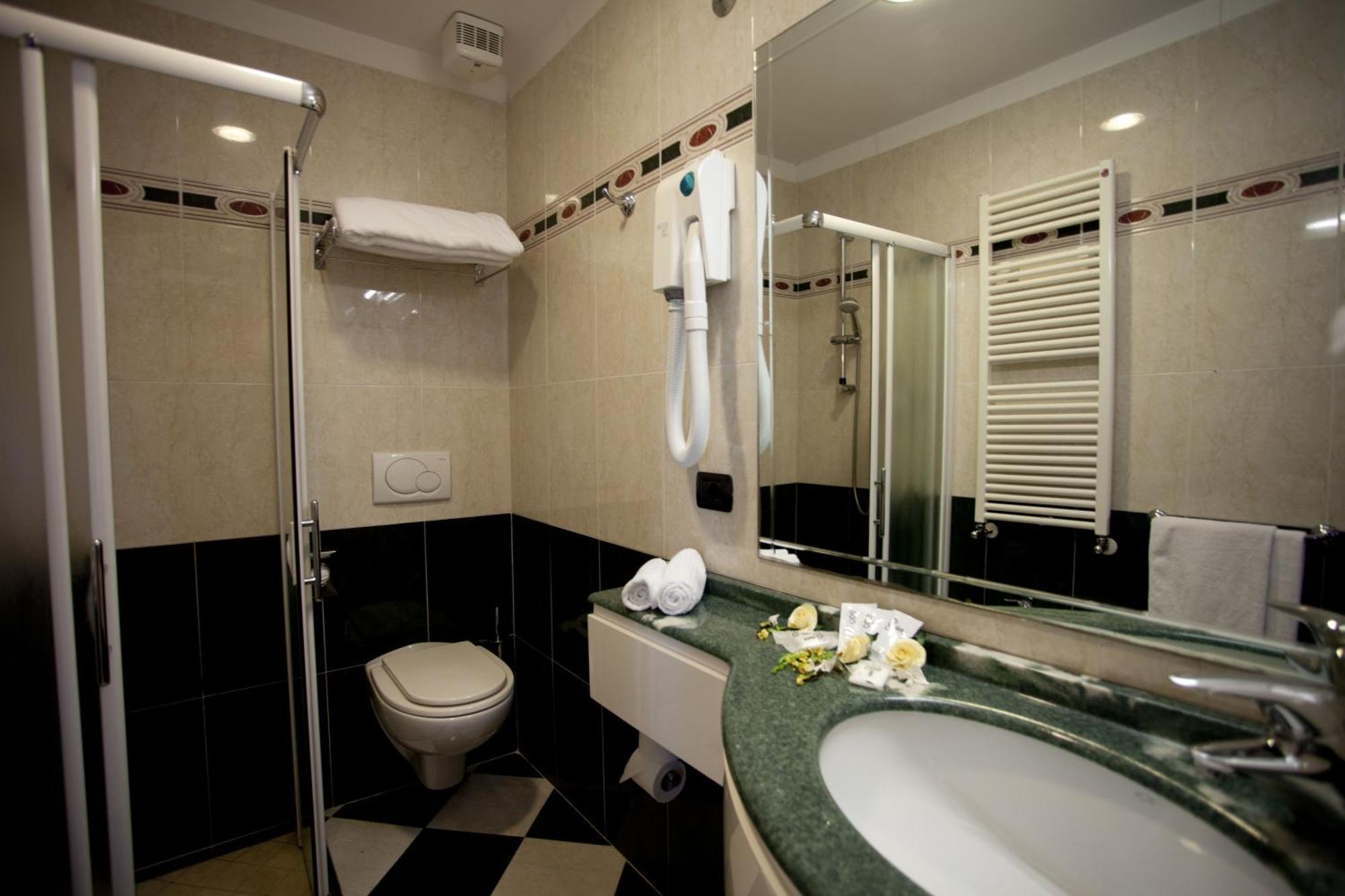 Hotel Palm Beach B&B Sea View ริมินี ภายนอก รูปภาพ