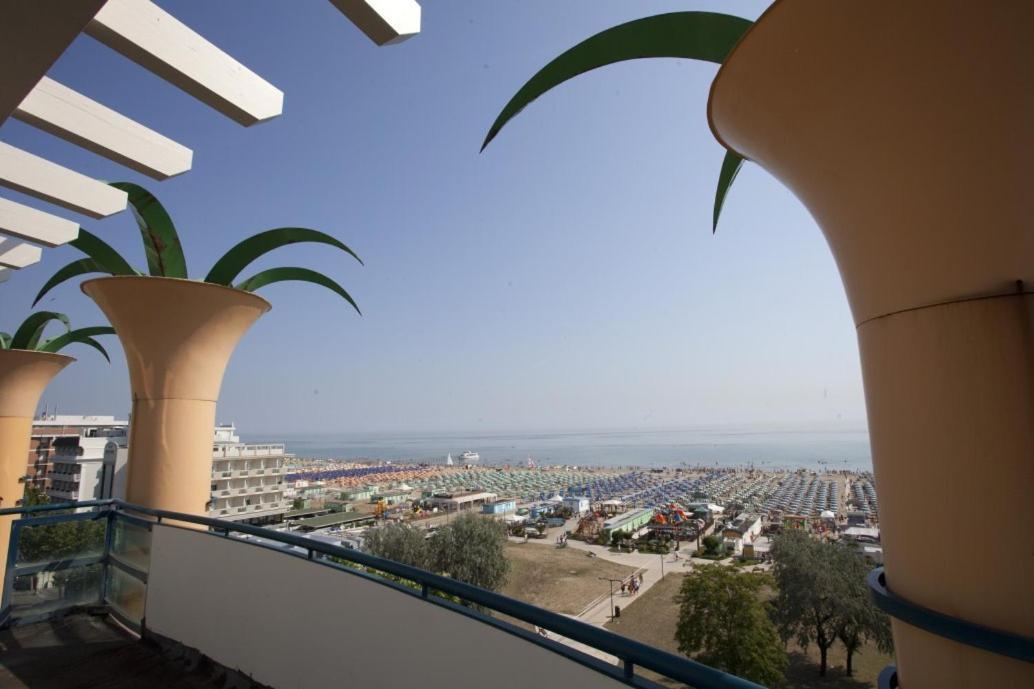 Hotel Palm Beach B&B Sea View ริมินี ภายนอก รูปภาพ