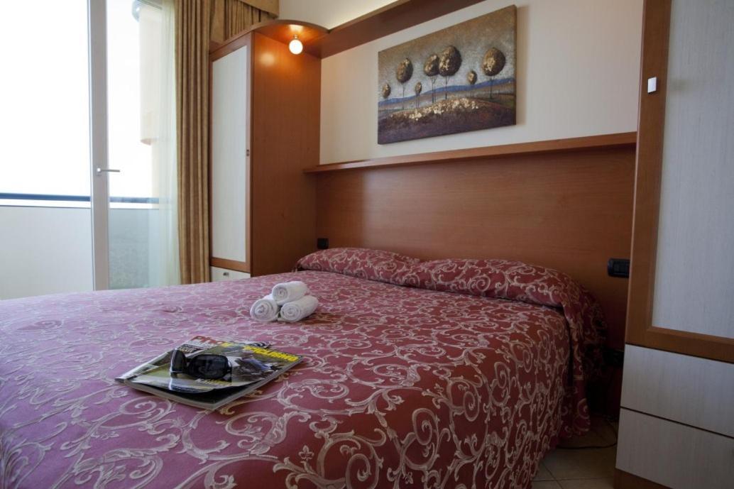 Hotel Palm Beach B&B Sea View ริมินี ภายนอก รูปภาพ